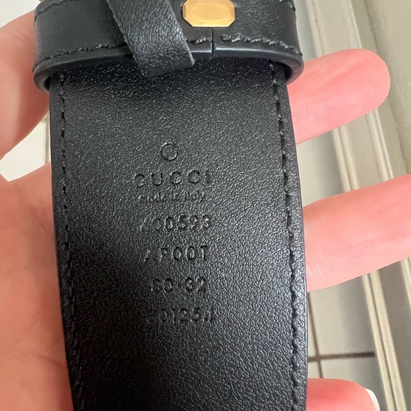 Gucci belt only been worn a few times looks brand new. Offers accepted - Picture 2 of 3
